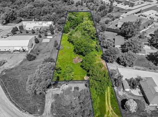 405 Cedar Cross Rd, Dubuque, IA 52003