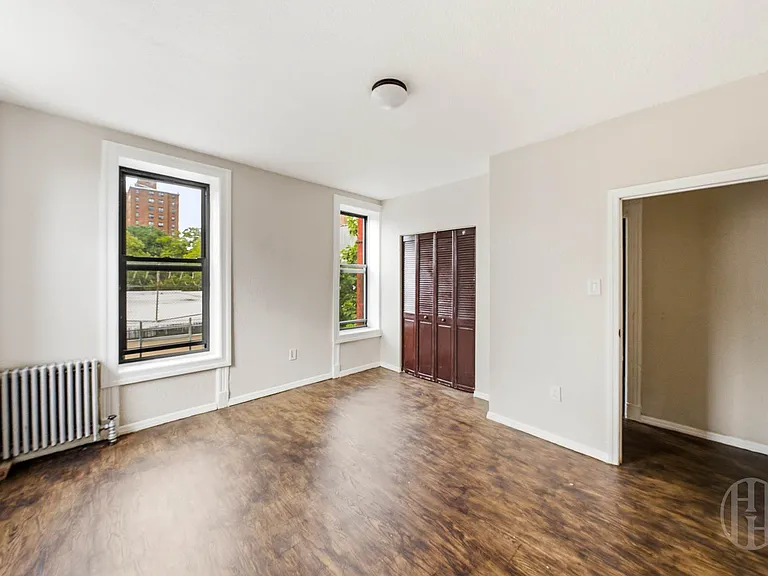 207 Hull St #2L — Photo 2