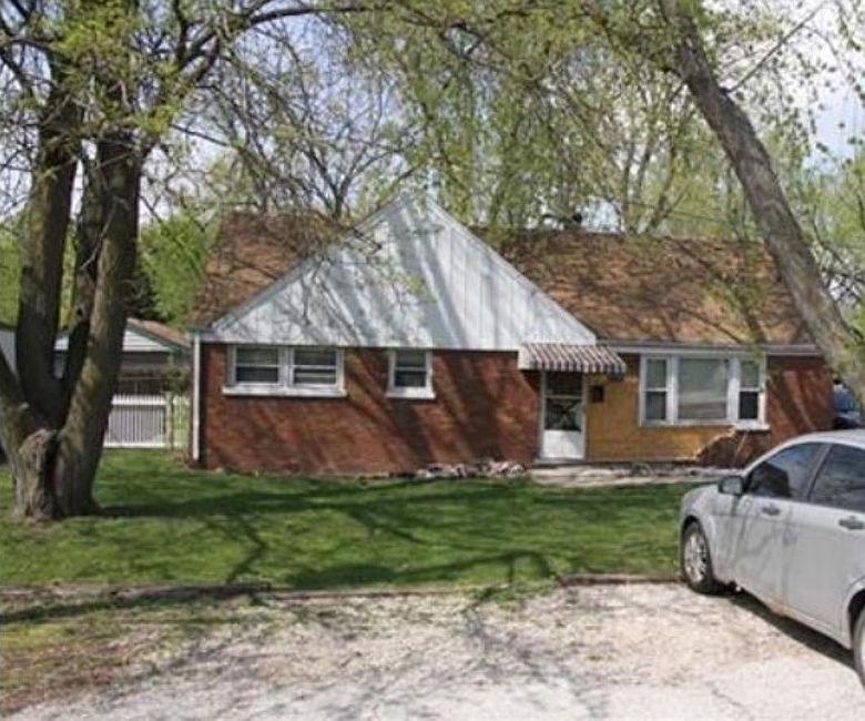 1st image of 10916 Wellington St