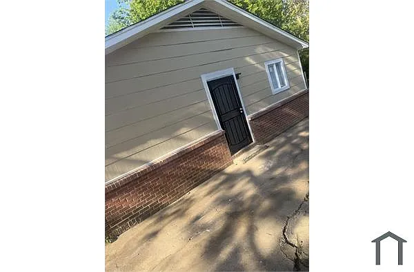 Building Photo - 3540 Cottage St