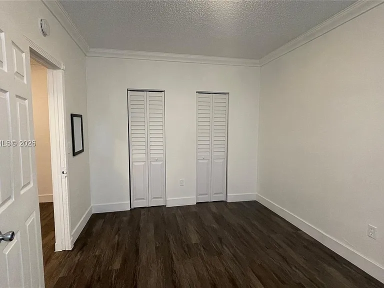 1043 NW 2nd St #9 — Photo 5