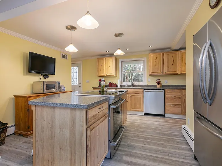 32 Maple Ave — Photo 16