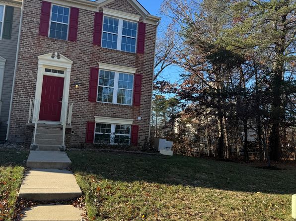 46 Coachlight Dr