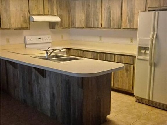 3rd image of 1213 SE 23rd Pl #12