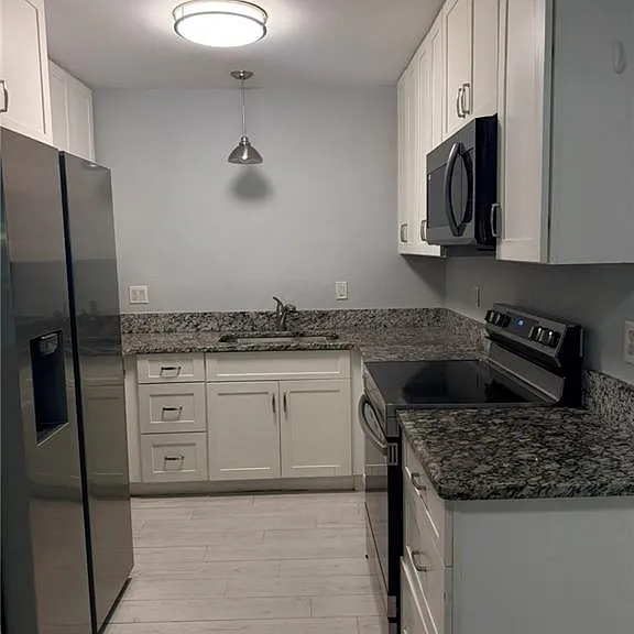 2124 SE Edler Dr — Photo 3