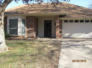 333 Grand Meadow Dr, Fort Worth, TX 76108