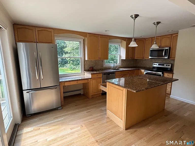 18 Hales Rd — Photo 3