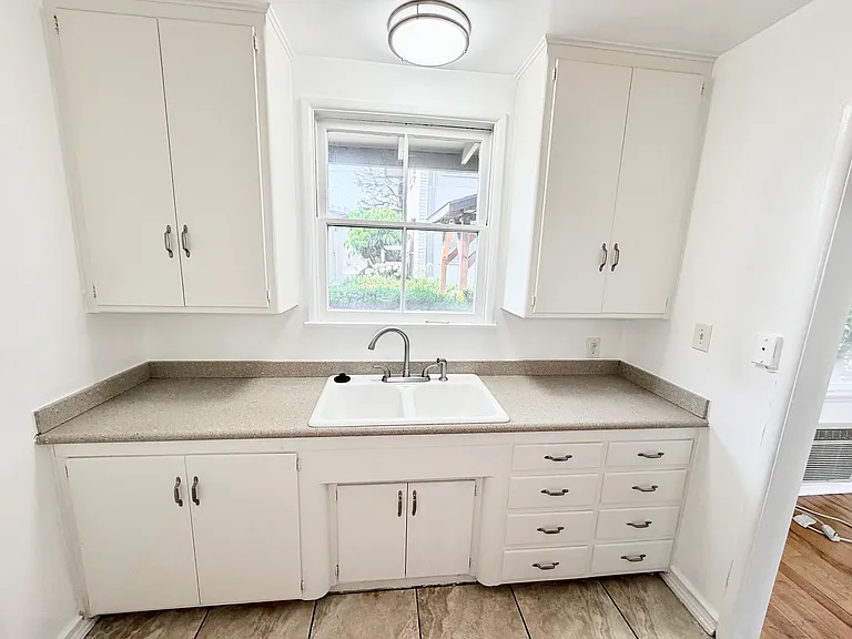 615 Linwood Ave — Photo 20