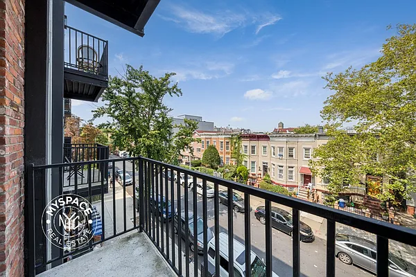 Rented by MySpaceNYC | media 7