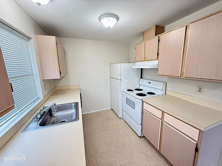 1318 Fairbanks Ave — Photo 6