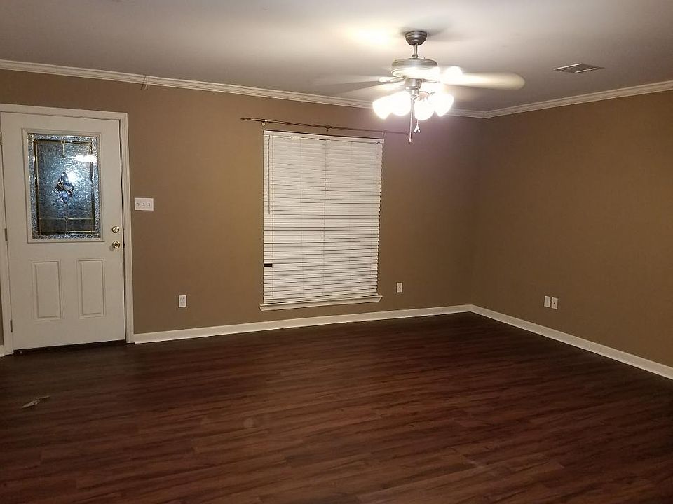 1st image of 113 Triple Crown Cir