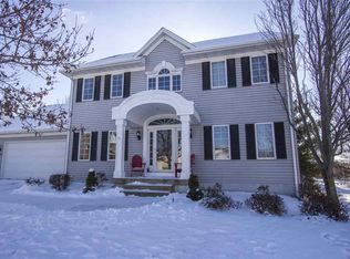 2703 Glen Oaks Dr, Cedar Falls, IA 50613