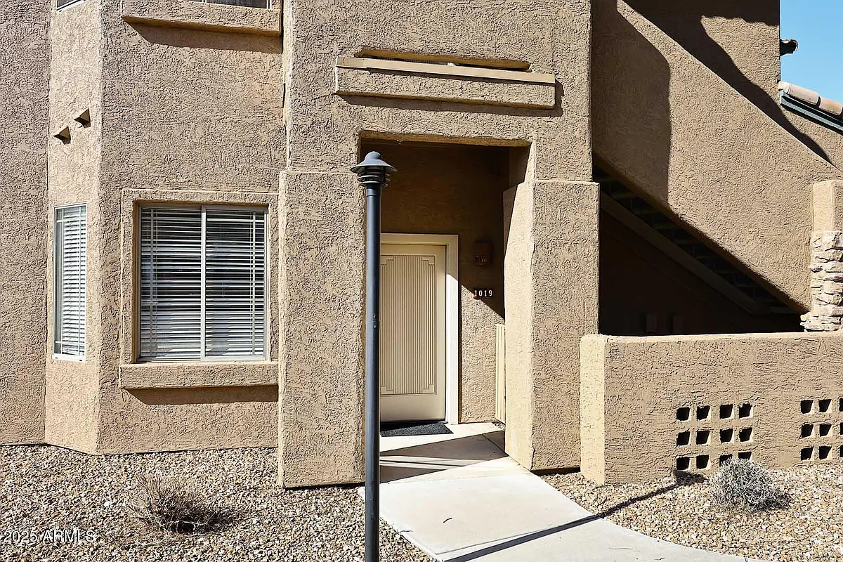 Building Photo - 11500 E Cochise Dr #1019