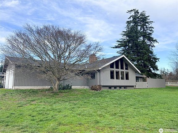 2nd image of 615 Arrowhead Rd