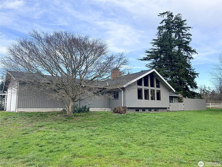 615 Arrowhead Rd — Photo 1