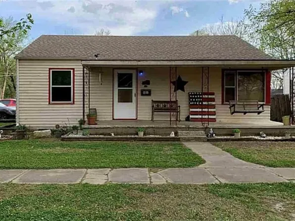 801 W 9th St, Newkirk, OK 74647