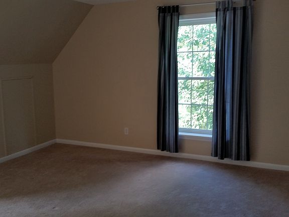 1st upstairs bedroom