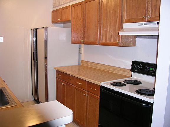 5th image of 141 Darby Pl
