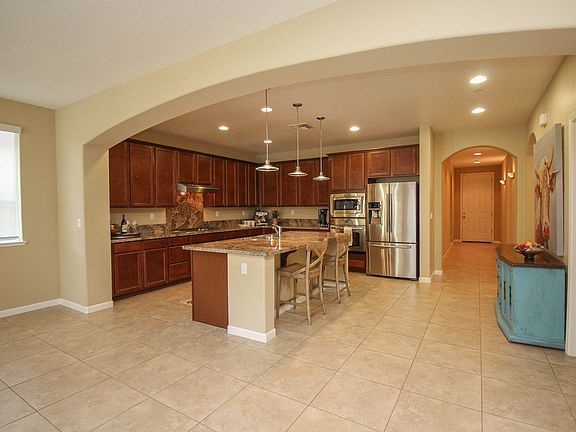 3rd image of 1410 Stewart Dr