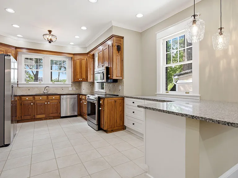 2203 Saint Marys St — Photo 11