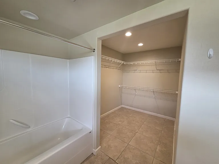 2400 N Ridgeview Ln #1 — Photo 6