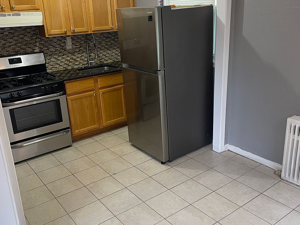 1st image of 1036 Unruh Ave Floor 2