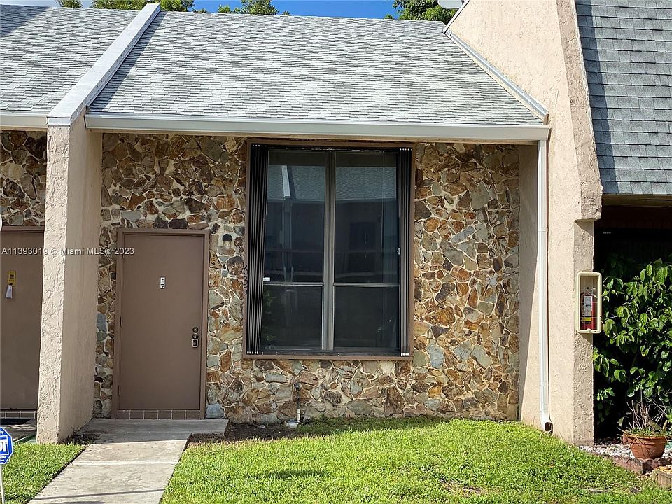 1st image of 635 N University Dr #15