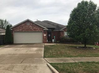 426 E Meadow Wood Ln, Rogers, AR 72758