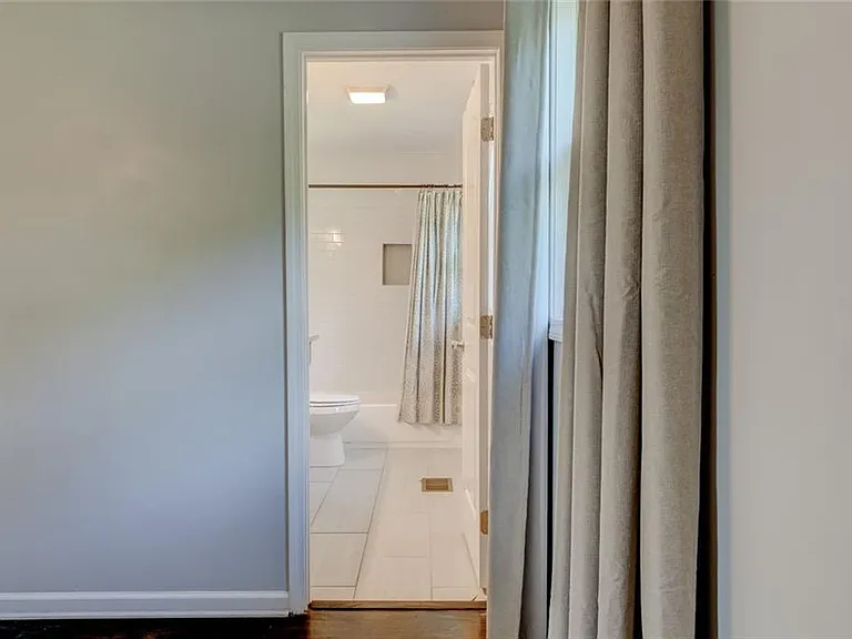 1848 Winthrop Dr SE — Photo 22