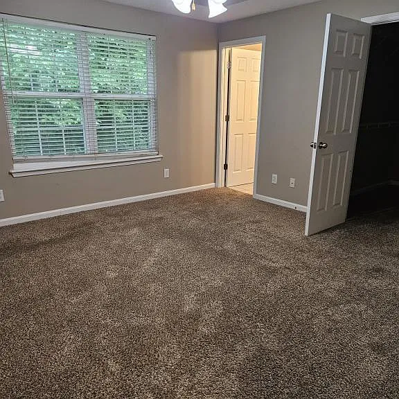 305 Dalton Ct — Photo 13