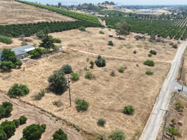 24104 Rd 218, Lindsay, CA 93247