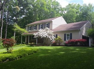 13 Devonshire Dr, Danbury, CT 06811