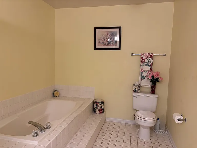 237 Biscayne St — Photo 18