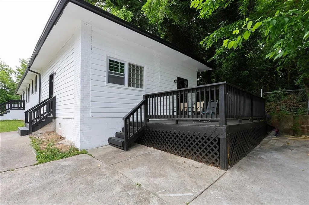 1 bed, 1.0 bath, 1748 sqft, $800 — Photo 2