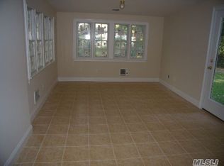 37 Cherry Ln, Smithtown, NY 11787