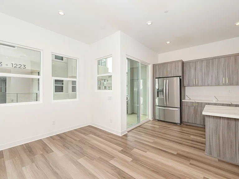 1307 Bushell St — Photo 19