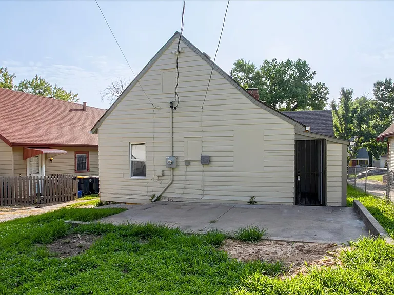 6210 Agnes Ave — Photo 5