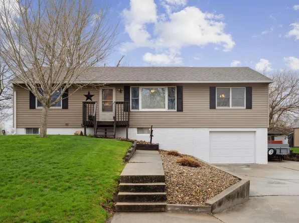 716 Elm St, Traer, IA 50675