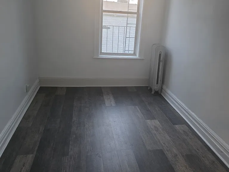 1779 61st St #3R — Photo 4