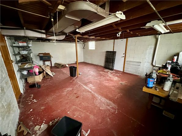 610 1st St, Leechburg, PA 15656