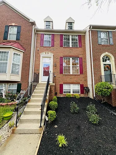 10016 Greenspire Way Photo 1