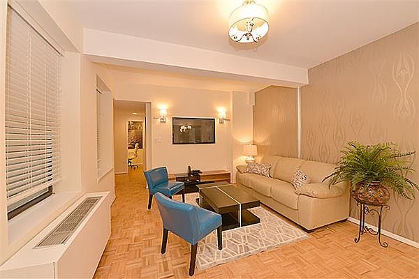 1st image of 150 W 51st St APT 1022