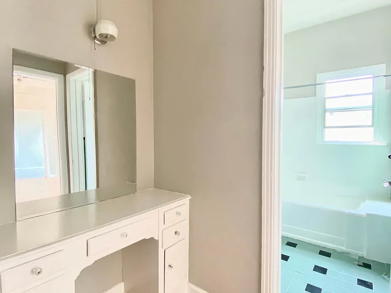 5623 Virginia Ave #204 — Photo 7