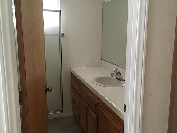 3rd image of 477 Reposo St