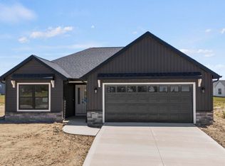 974 Arthur Heights Dr, Fort Wayne, IN