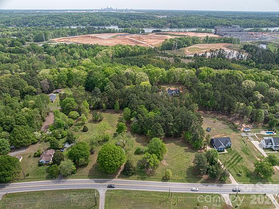 4th image of 2059 S Point Rd