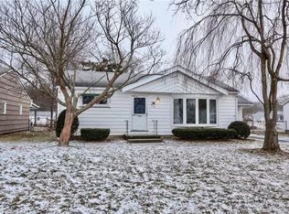 350 Biscayne Dr, Rochester, NY 14612