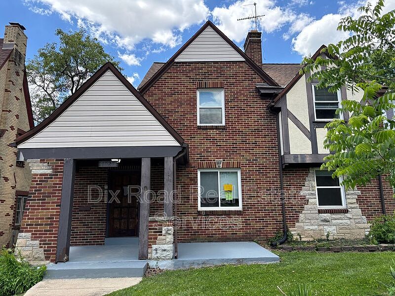 1st image of 1927 Burroughs Dr