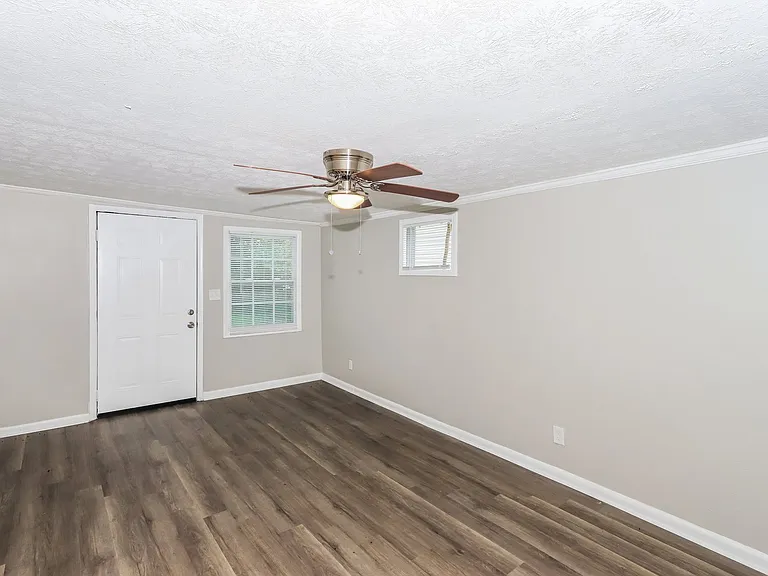 1539333_017_living_room_12897097.jpg