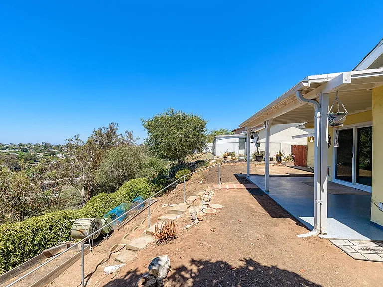 5501 Lodi St — Photo 16